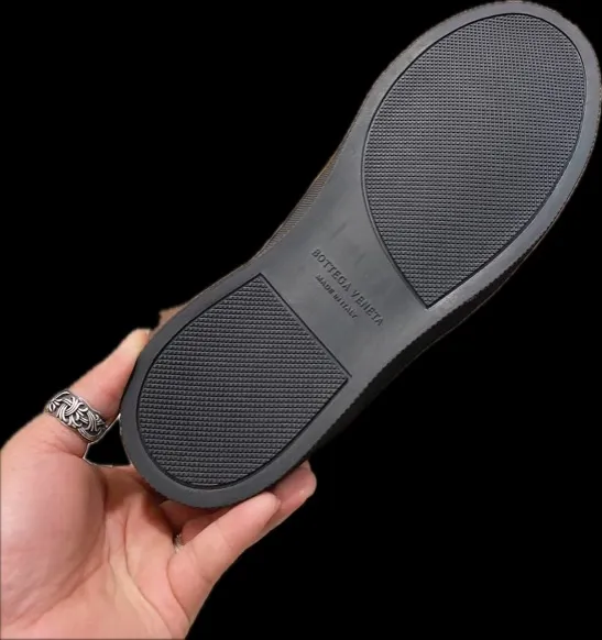 Men's men's shoes💰400【New style】🎍🎍⚠️BOTTEGA VENETA) BV fashionable and casual classic, classic on sale ⬆️⬆️! (High quality) only better than genuine products from counters! Top handcrafted woven decoration [strong]💯💯 Breathable mesh lining plus mixed sheepskin and original latex feet! Genuine rubber anti-slip outsole! ! Super comfortable! Welcome to compare the authentic products at the counter! 38 to 44 (45 can be customized